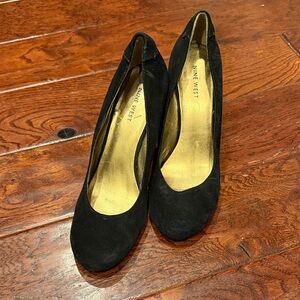 Nine West Black Suede Rounded-Toe Heels